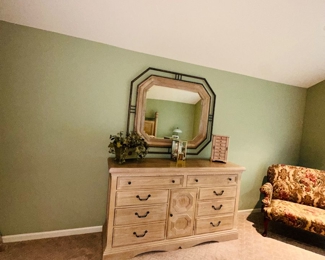 $750
LEXINGTON FURNITURE KING SIZE BEDROOM SET
LONG HIGH DRESSER 
70”L x 20”D x 40”H 
MIRROR 46”H x 52.5”W 
KING SIDE BED-FRAME
91”L x 85”W x 76”H
TWO NIGHTSTANDS
38”L x 20”D x 28”H 