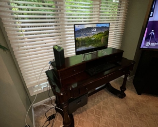 $150
OUTLOOK INTERNATIONAL, LTD WOODEN DESK
49”L x 20”D x 30”H 