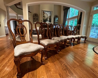 $400
ROUND GLASS TABLE WITH WOOD PEDESTAL AND CHAIRS 
TABLE 54”DIA x 30”H
CHAIR 24”W x 23”D x 43”H