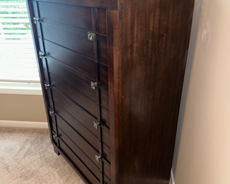 $600
DARK BROWN MODERN 
QUEEN SIZE BEDROOM SET 
TALL DRESSER 38”W x 19”D x 54”H 
DRESSER WITH MIRROR 66”L x 19”D x 36”H 
MIRROR MEASURES 44”H
NIGHTSTAND 28”W x 19”D x 30
QUEEN BED 62.5”W x 86”L x 59”H