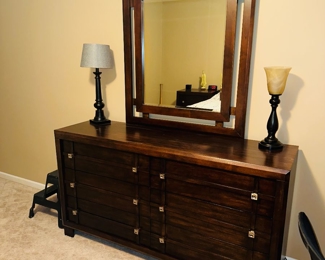$600
DARK BROWN MODERN 
QUEEN SIZE BEDROOM SET 
TALL DRESSER 38”W x 19”D x 54”H 
DRESSER WITH MIRROR 66”L x 19”D x 36”H 
MIRROR MEASURES 44”H
NIGHTSTAND 28”W x 19”D x 30
QUEEN BED 62.5”W x 86”L x 59”H