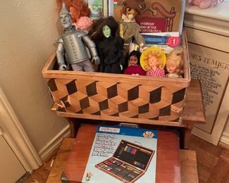 Books and toys.  Wizard of Oz Dolls 