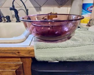 Vintage Pyrex Serving Bowl(s)