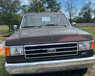 1988 ford f250 runs great $3200 obo call 6302903825 to see prior sale showing Thursday 21st