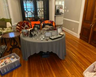 HUTCH NOT INCLUDED IN SALE 