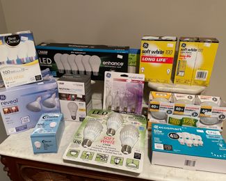 Variety of light bulbs - purchase at in home sale~