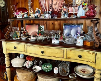 ALL KINDS OF COLLECTIBLES & ACCENT PIECES