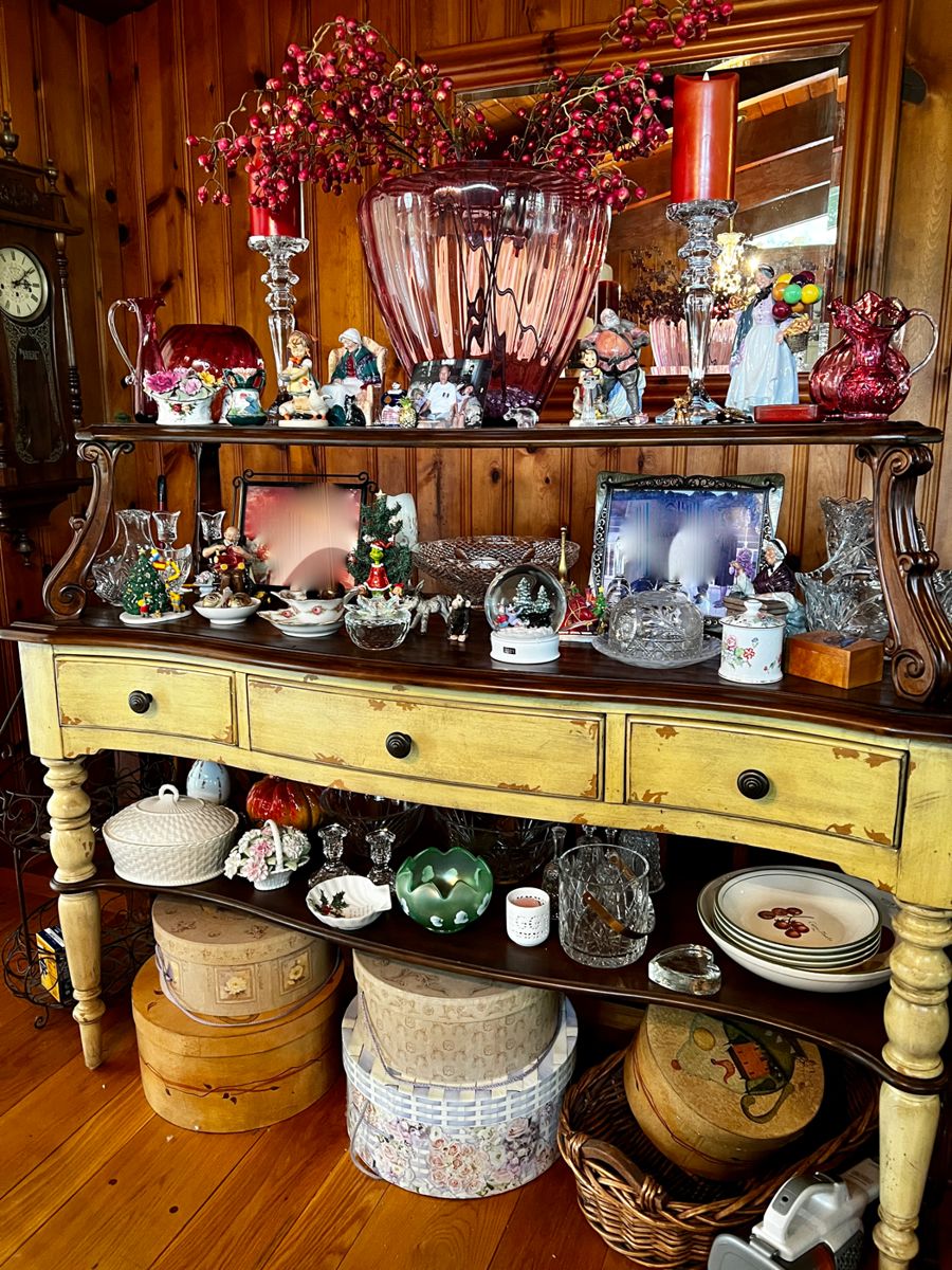 ALL KINDS OF COLLECTIBLES & ACCENT PIECES