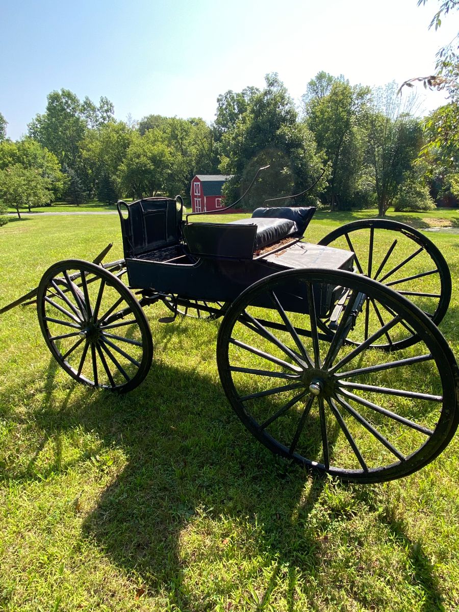 Antique horse and buggy cart