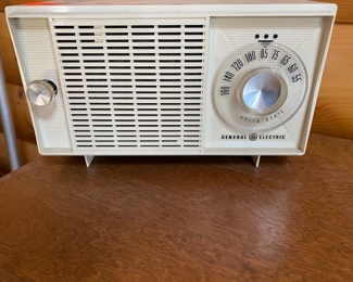 Old General Electric radio
