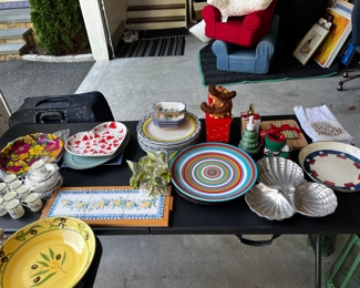 Serving dishes and plate set