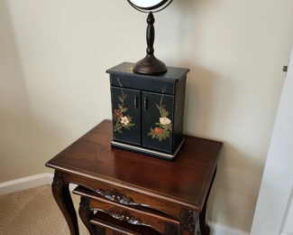Mahogany Queen Anne Style 3 Tier Nesting Tables