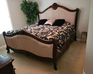 Traditional Style King Size Bed
