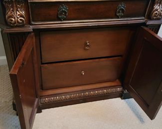 Traditional Style Nightstand