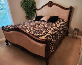 Traditional Style King Size Bed