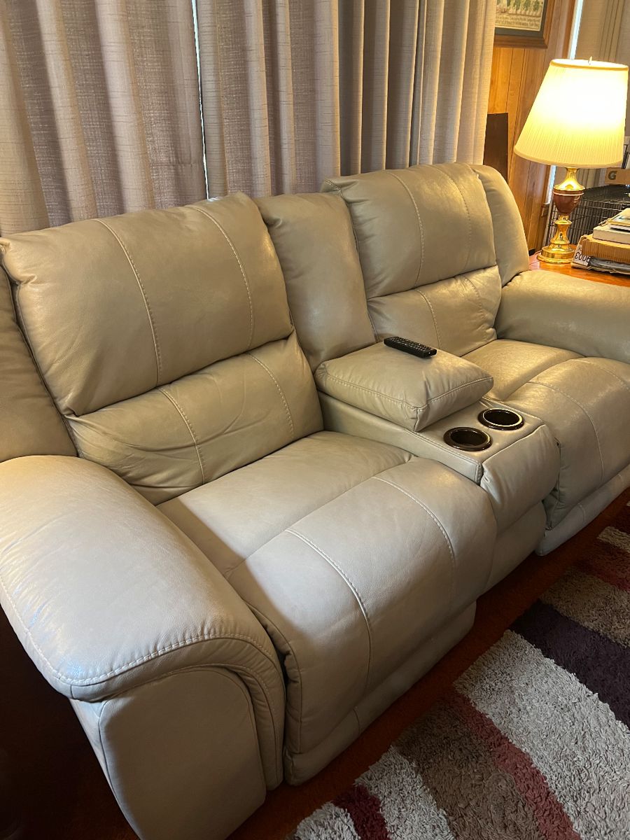 Williams Estate Sales in Kingsport, TN starts on 8/24/2023