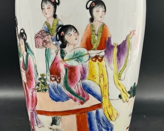 Vintage Decorative Chinese Eggshell Porcelain Vase
