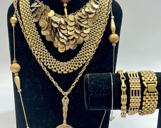 Assorted Costume Jewelry Necklaces & Bracelet Lot
