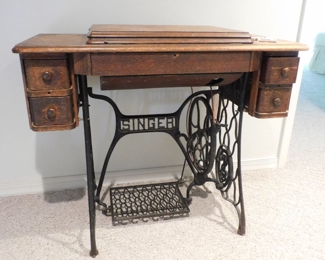 Singer Treadle Sewing Machine, (with new belt)