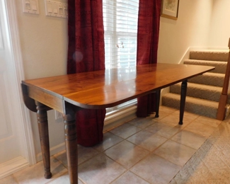 Walnut Dropleaf Table w/turned legs,