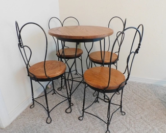 Ice Cream Parlor Set (very nice)