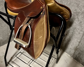 English riding saddle, excellent condition