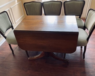 Duncan Phyfe Style Mahogany Drop Leaf Dining/Breakfast Table w/Chairs.