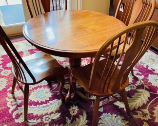 42" Round Wood Dining Table w/4 Chairs.