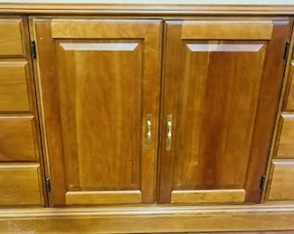 Harden Furniture Office Credenza. Top Condition!