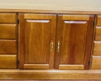 Harden Furniture Office Credenza. Top Condition!