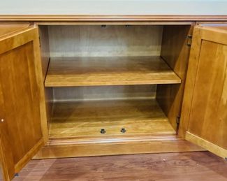 Harden Furniture Office Credenza. Top Condition!