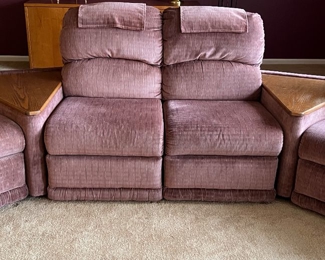 La-Z-Boy Sectional w 4 Recliners and built-in End Tables