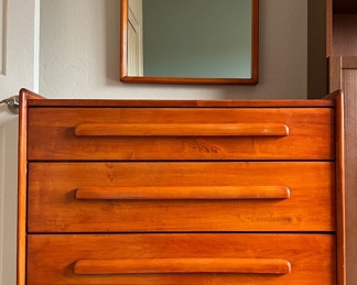 4-Drawer Dresser, Mirror