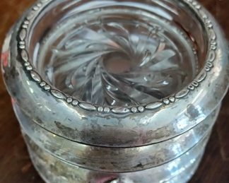 fuquayauctioncompany.hibid.com