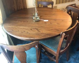 Round dining table with leaves