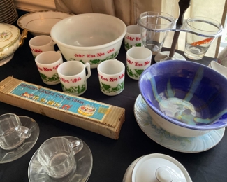 $ 25.00 FOR THE SET.   VERY NICE