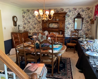 NICE DINNINGROOM SET