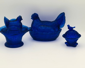 Cobalt Westmoreland hen on nest
Hen on nest
Blue bird on nest