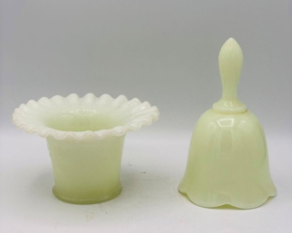 Blackberry spray custard glass/uranium 
Custard glass/Uranium bell
