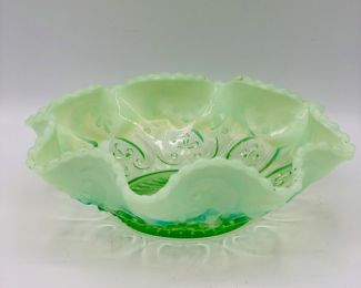 Uranium opalescent bowl