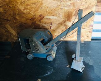 1950’s Structo blue steam shovel crane