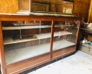 Vintage store display case. 3 shelf