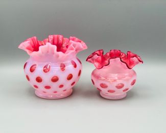 Vtg Fenton Cranberry "Coin Spot" Ruffled Bowl

Fenton Cranberry Coin Dot Opalescent Bowl