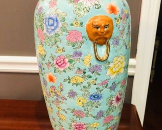 Chinese lion head vase