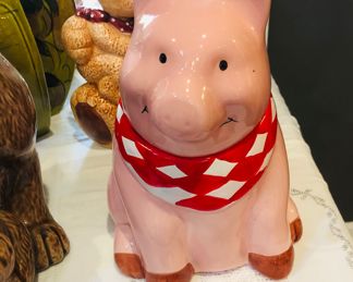 Pig cookie jar