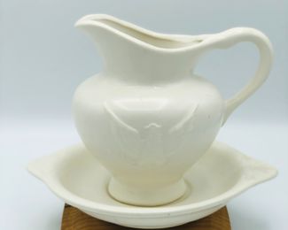 Hull eagle satin white pitcher bowl set