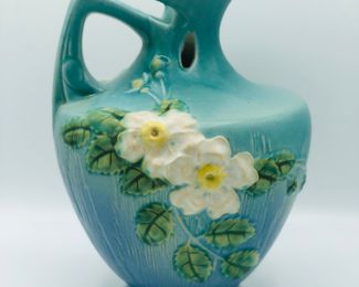 Roseville white rose blue 1940