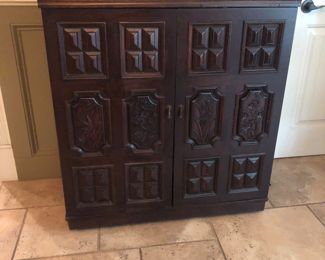 Vintage wheeled dry bar with flip top 