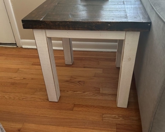 #7 Side  table 22x22x22   $45