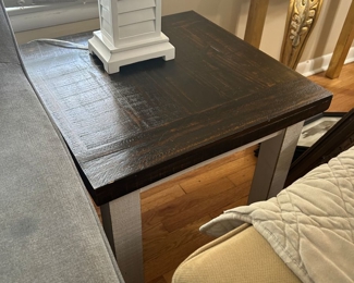 #9   Side table 22x22x22   $45